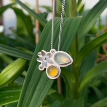 Load image into Gallery viewer, Summer Posy Pendant
