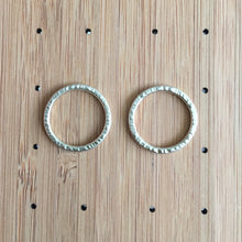 Load image into Gallery viewer, Circle Studs