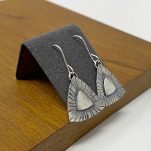 Load image into Gallery viewer, Nostalgic Deco Drop Earrings