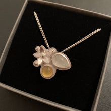 Load image into Gallery viewer, Summer Posy Pendant
