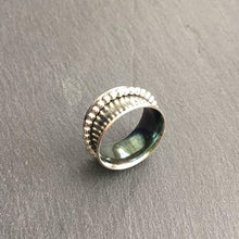 Load image into Gallery viewer, Atman Spinner Ring