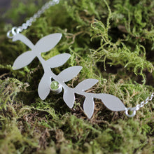 Load image into Gallery viewer, Foliage Pendant