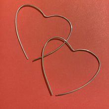 Load image into Gallery viewer, Heart Threader Hoops