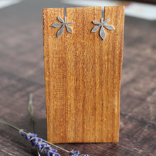 Load image into Gallery viewer, Horse Chestnut Leaf Studs