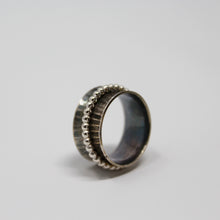 Load image into Gallery viewer, Atman Spinner Ring