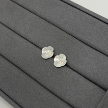 Load image into Gallery viewer, Poppy Studs