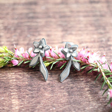 Load image into Gallery viewer, Trailing Gardenia Studs 4