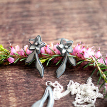 Load image into Gallery viewer, Trailing Gardenia Studs 5