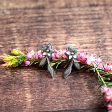 Load image into Gallery viewer, Trailing Gardenia Studs