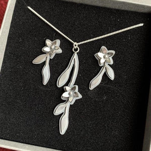Trailing Gardenia Studs with matching pendant