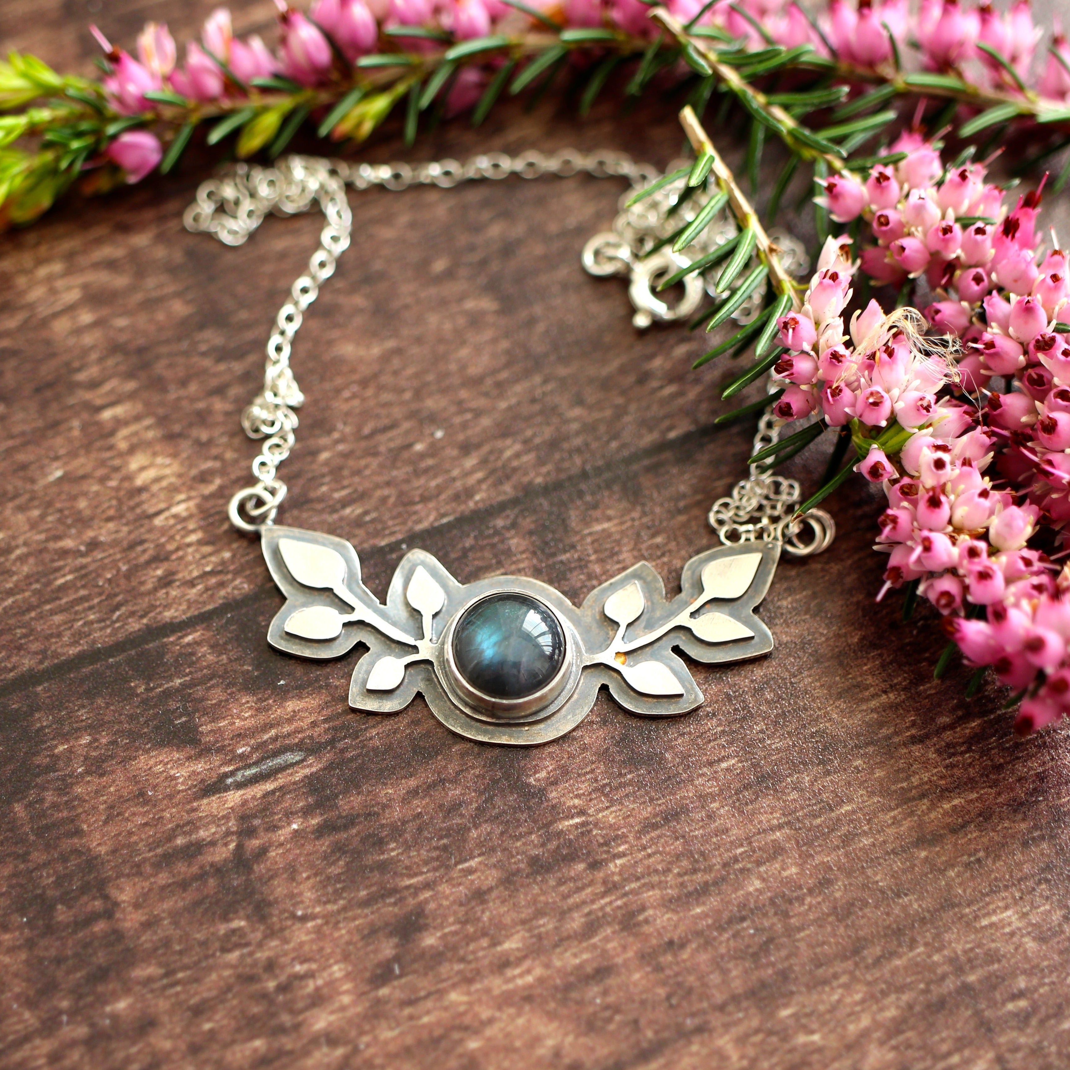 Labradorite Laurel Pendant